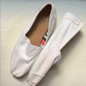 Tom’s white slip one